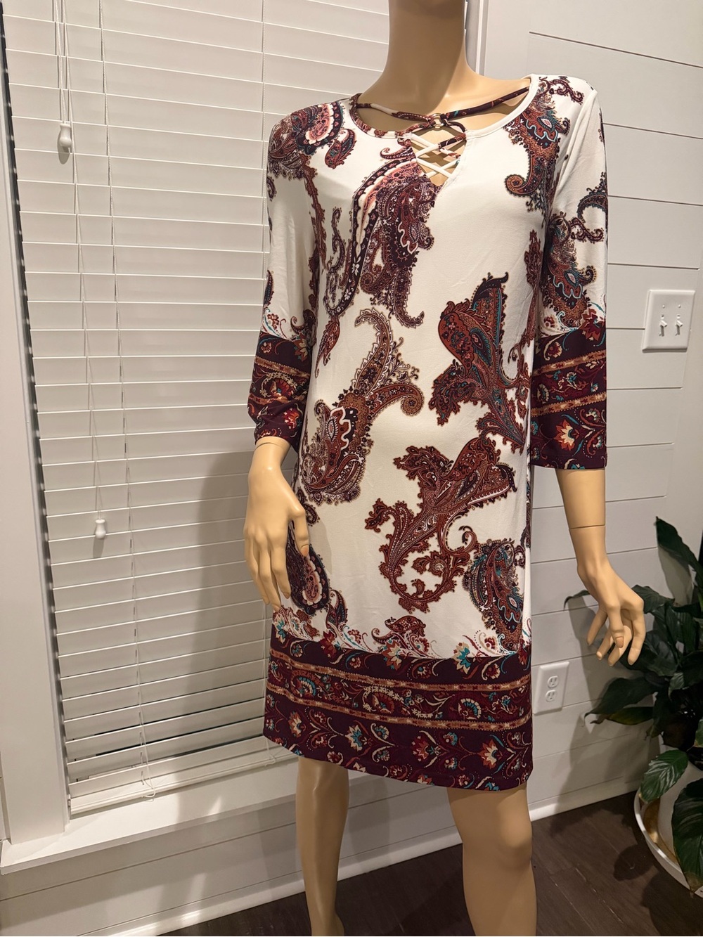 Paisley Crisscross Neck Midi Dress - White & Burgundy C Est 1946 Size M Women